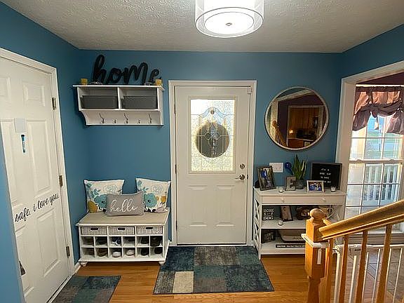 3rd image of 5665 Rosemont Way