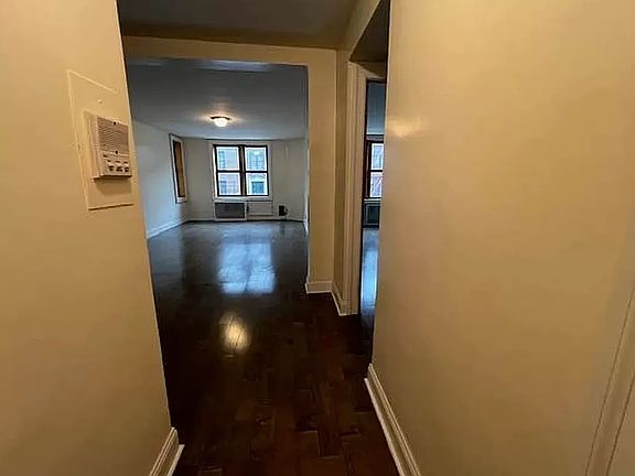 2nd image of 390 E 21st St APT 3C