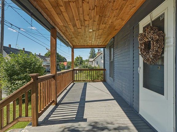 3rd image of 320 Charles Street