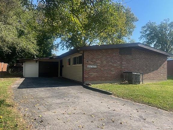 2nd image of 8439 Alder Ave