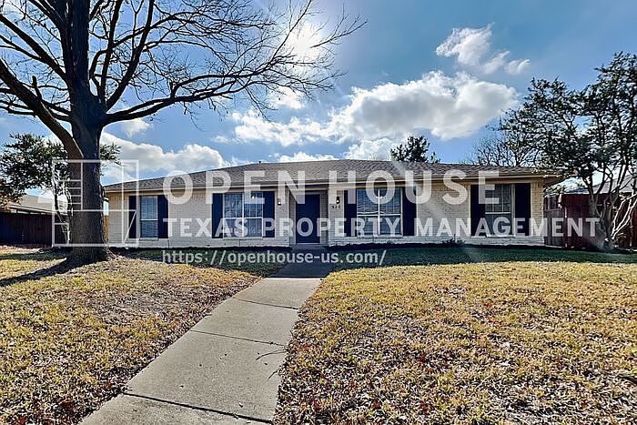 1st image of 912 Lexington Dr