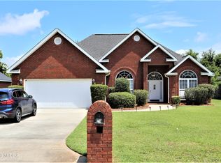 218 Sedgebrooke Dr, Warner Robins, GA 31088