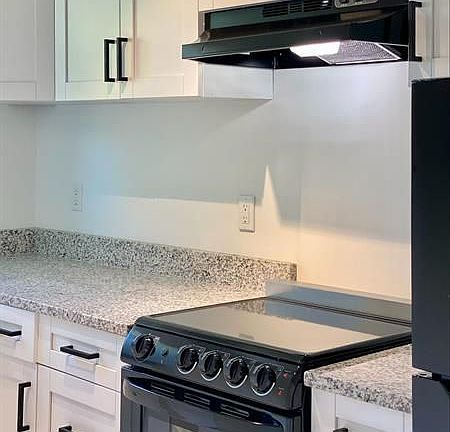 3rd image of 618 6th St #2