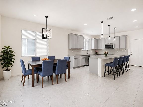 4th image of 361 Espressivo St