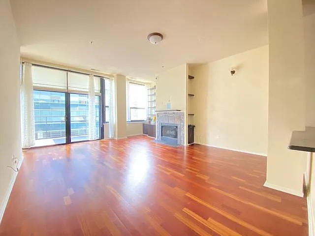130 S Canal St #804 — Photo 3