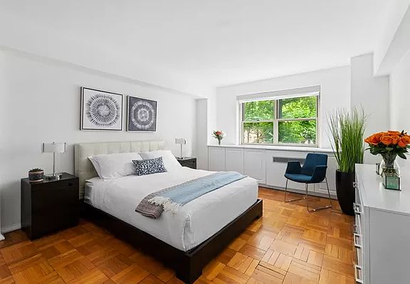 4th image of 35 Park Ave APT 2D
