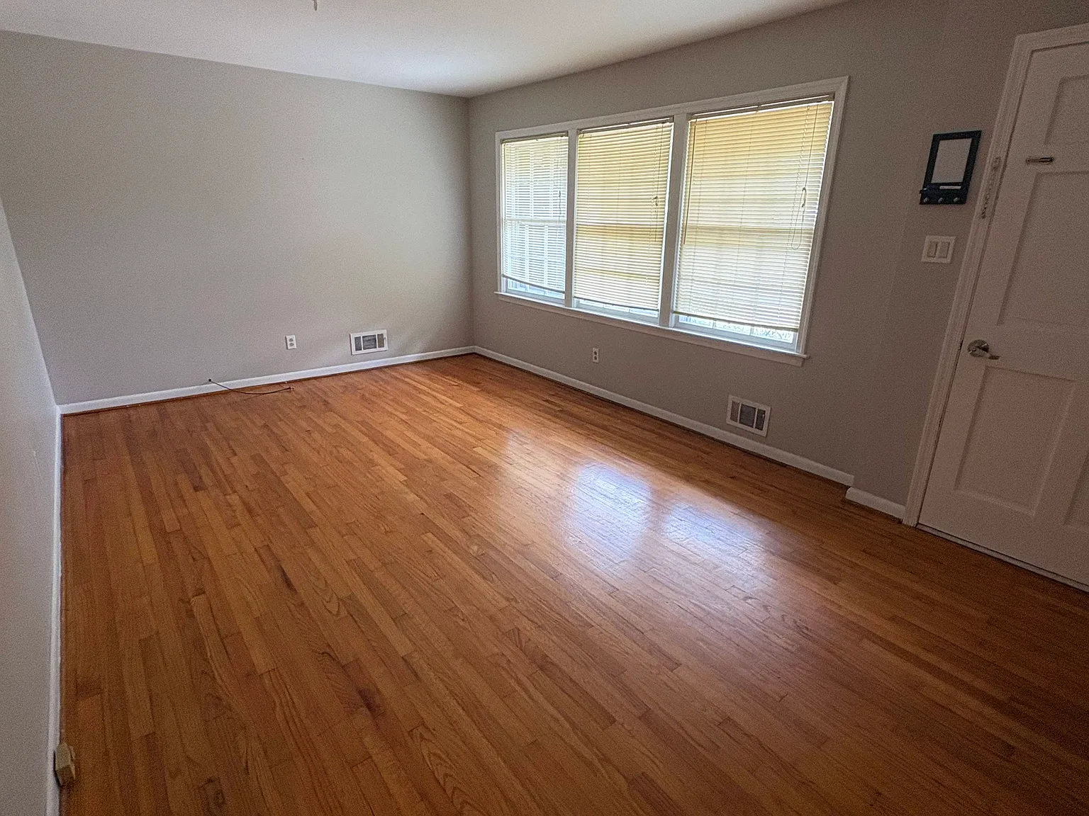 3 bed, 1535 sqft, $2,200 — Photo 2