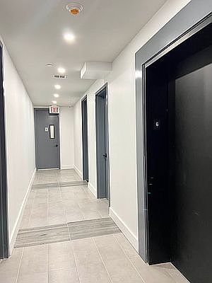 2nd image of 808 Elsmere Pl APT 4E