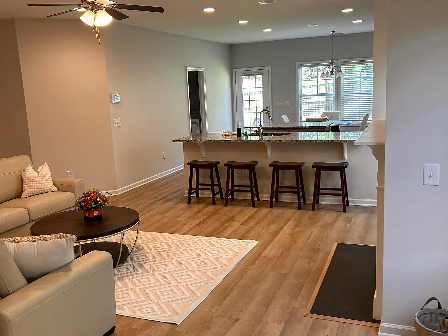 125 Granada Pl — Photo 1