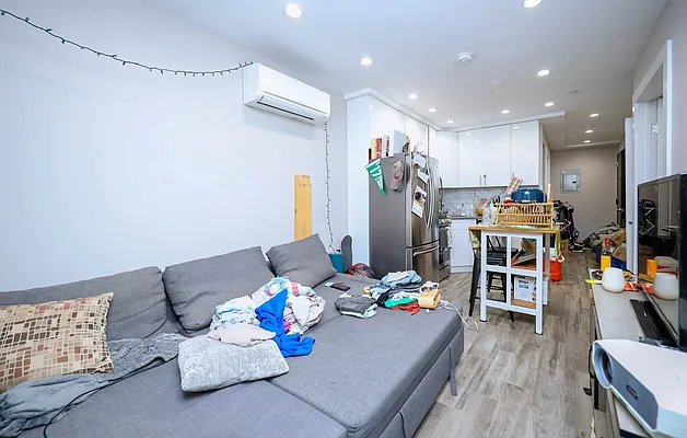 Sold by Remax Edge | media 15