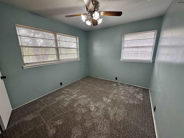 1504 Red Fox Rd — Photo 9