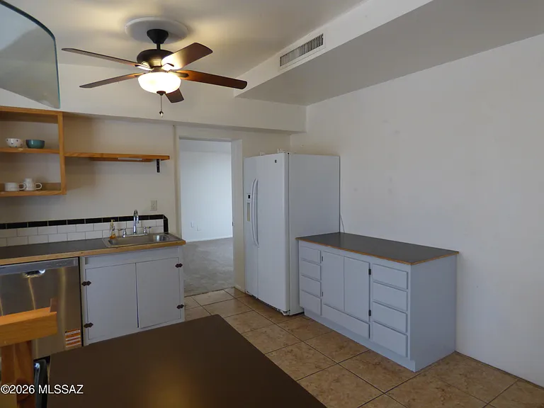1029 E Irwin Pl #A — Photo 8