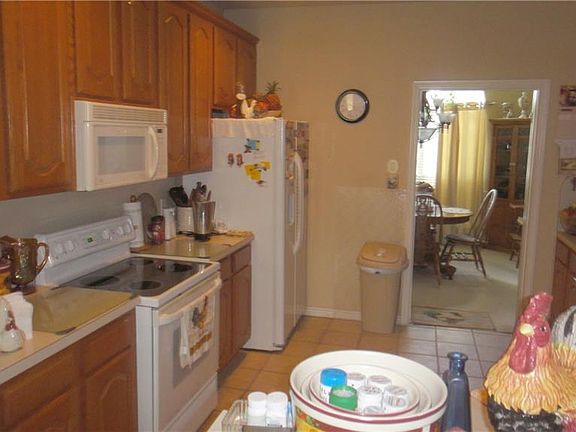 2nd image of 1021 Diane St