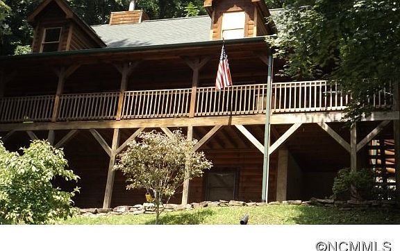 2nd image of 103 Lionheart Ln
