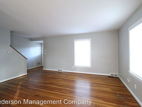 3rd image of 7536 Terrace St