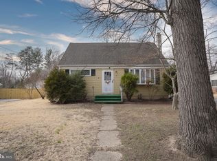 28 Holly Rd, Severna Park, MD 21146