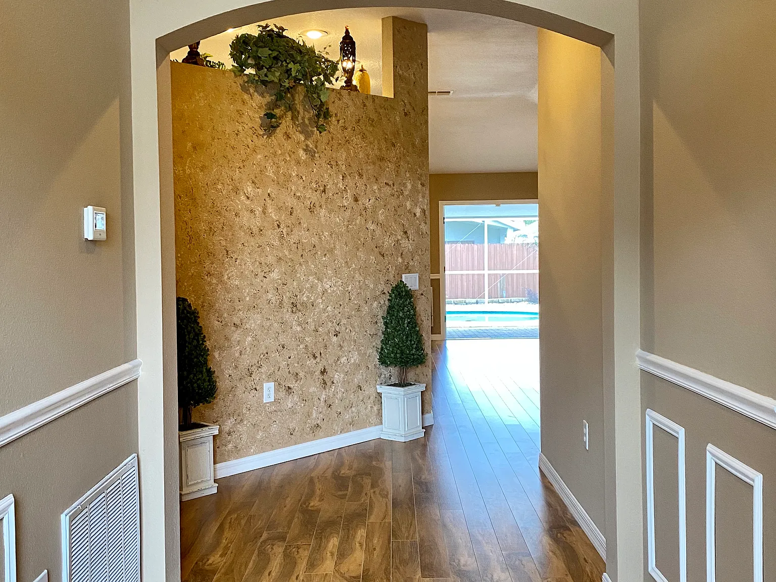 4 bed, 1742 sqft, $2,995 — Photo 2
