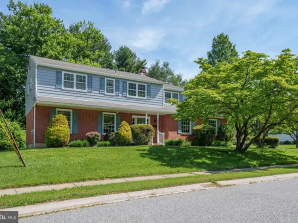 202 Wilshire Ln, Newark, DE 19711