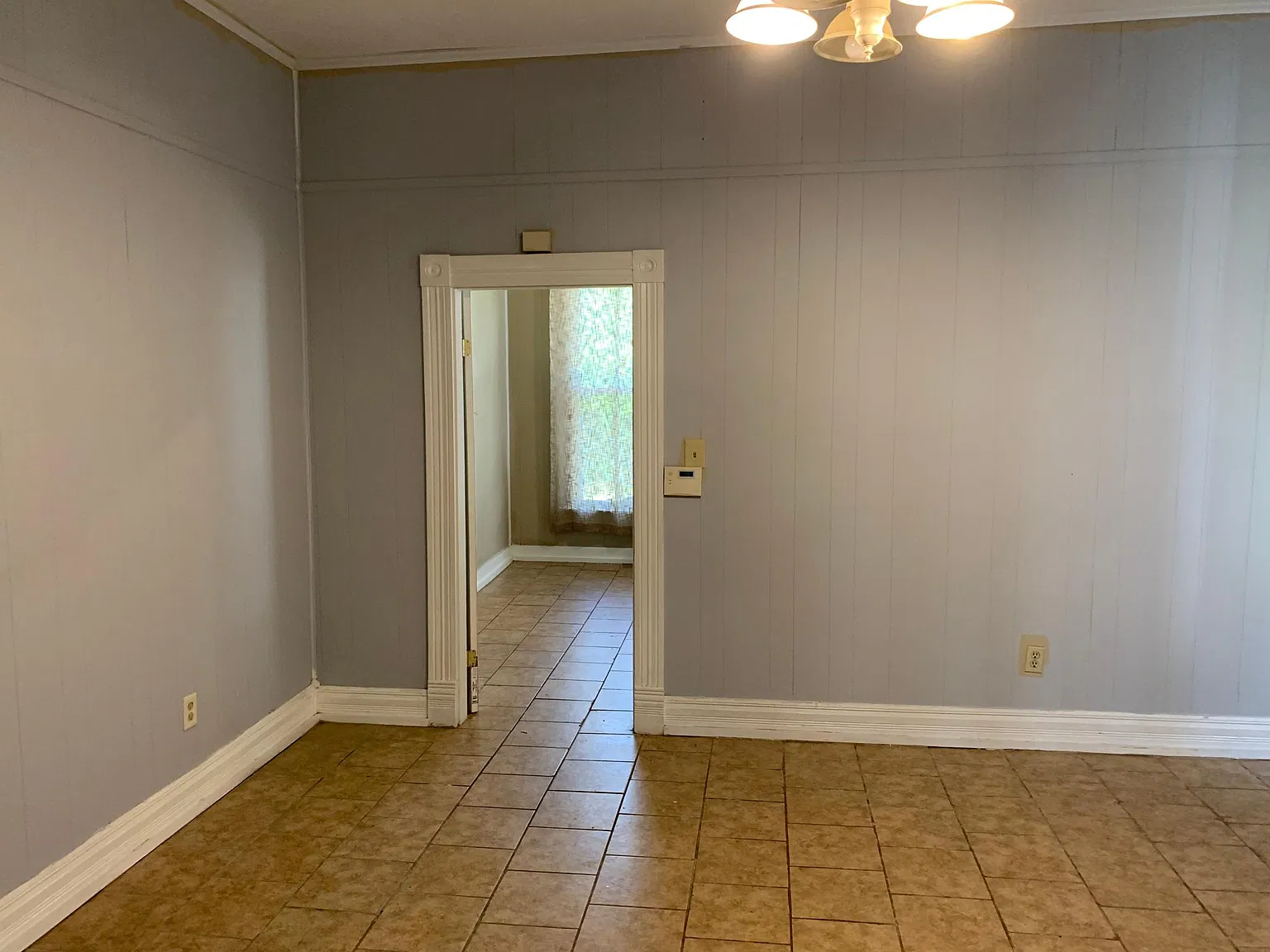 2 bed, 1440 sqft, $995 — Photo 2