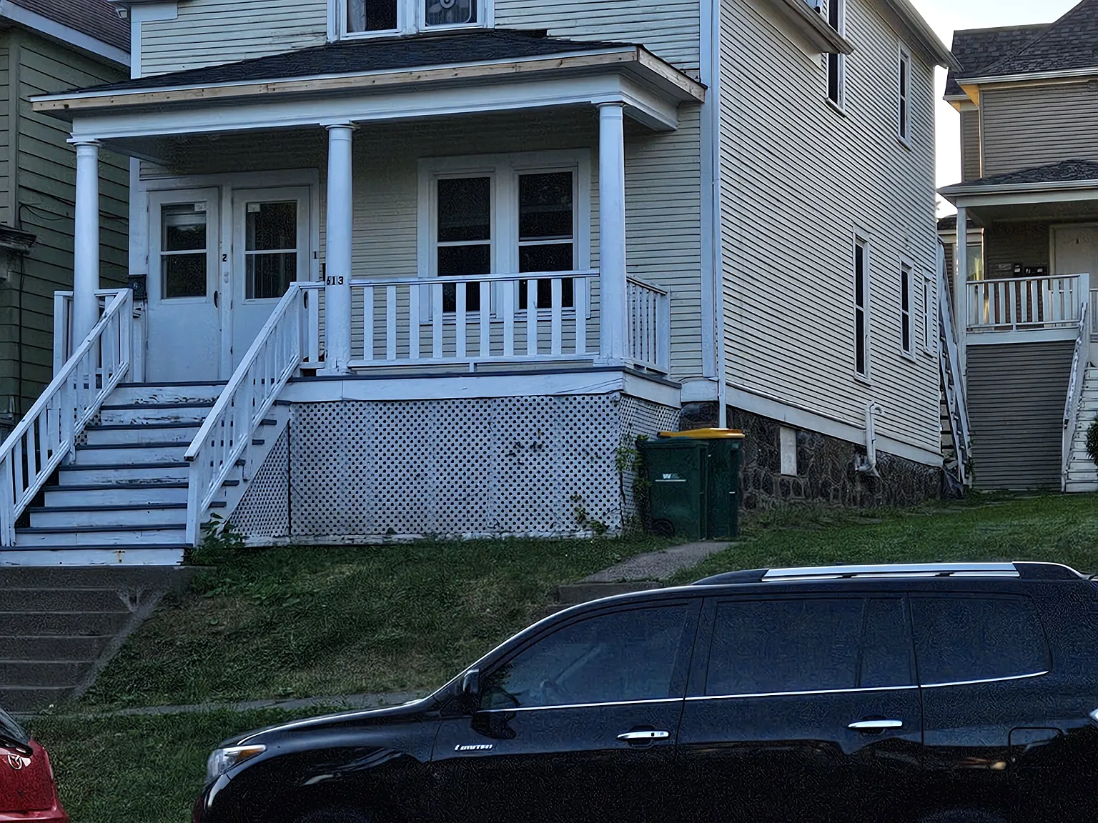 613 E 6th St — Photo 2