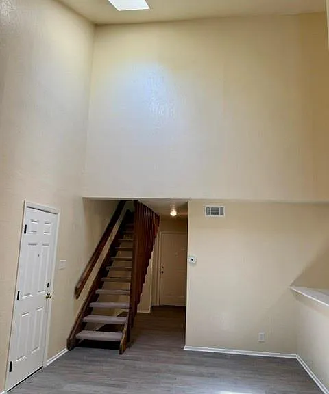 1500 Summer Creek Dr — Photo 5