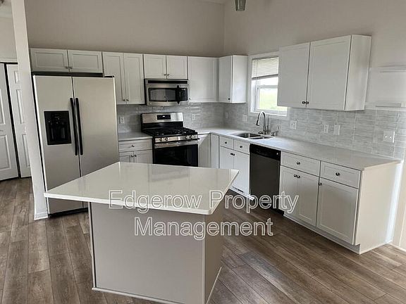 4th image of 3607 Deeprose Dr SE
