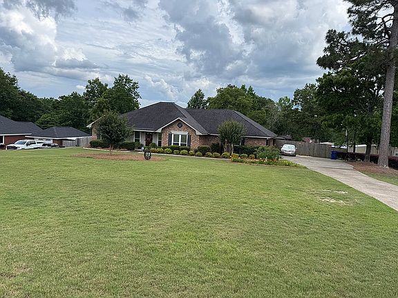 2nd image of 415 Lee Road 550