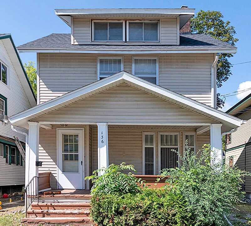 1st image of 136 Leslie St