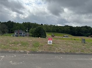 105 Harrowgate Ln, Canonsburg, PA 15317