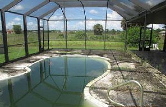 2nd image of 4265 Everglades Blvd N