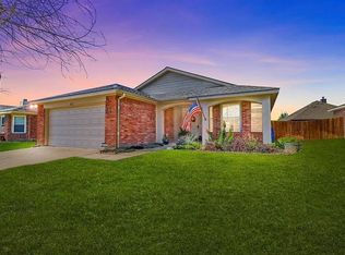 227 Hilltop Dr, Justin, TX 76247