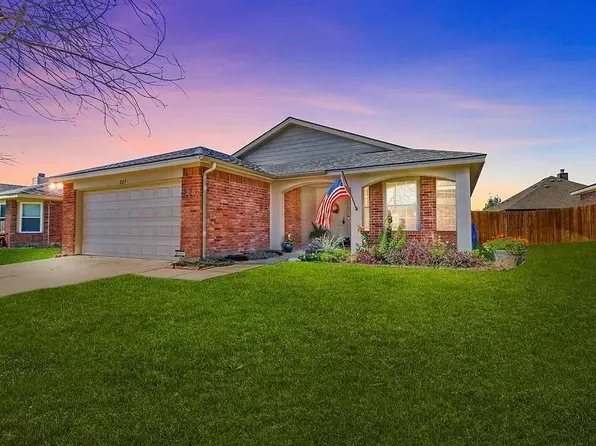 227 Hilltop Dr, Justin, TX 76247
