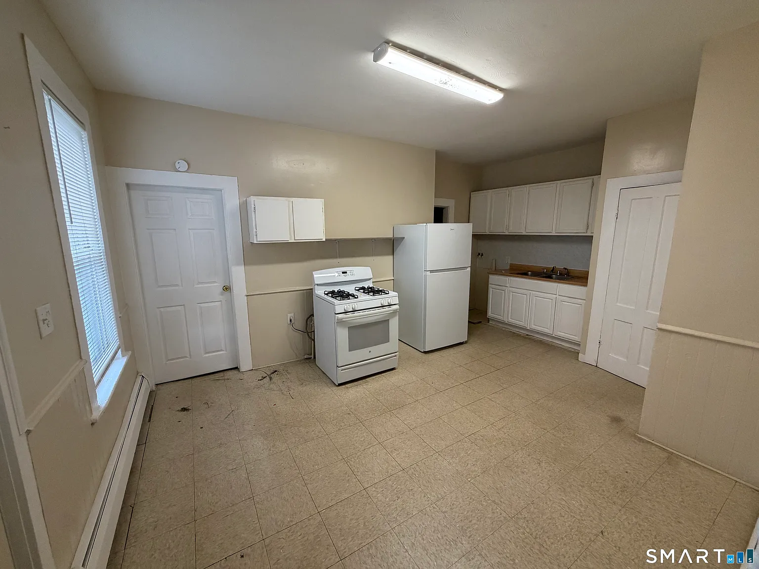 2 bed, 1.0 bath, 1000 sqft, $1,500 — Photo 2