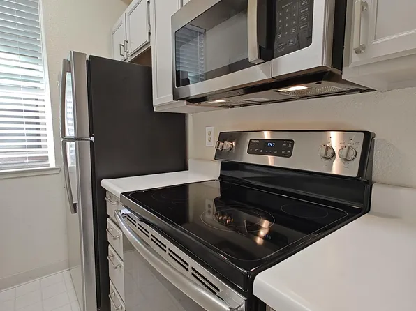 53 Lakeshore Ct, Richmond, CA 94804