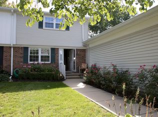 42229 Scenic Ln, Northville, MI 48167