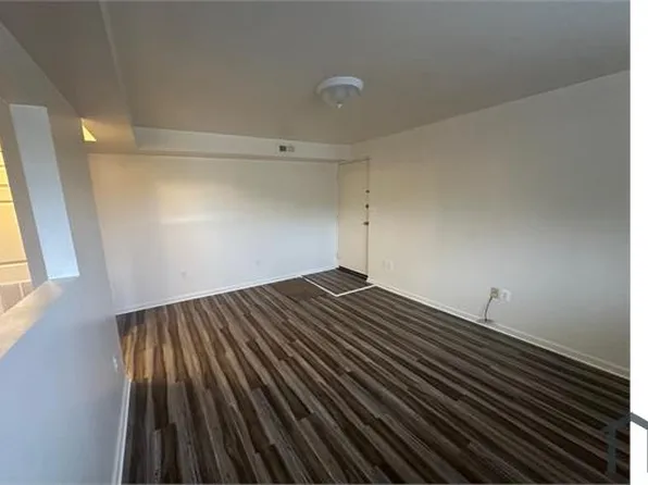 5055 B St SE #301, Washington, DC 20019