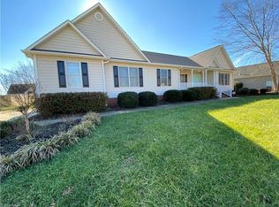 3908 Long Meadow Dr, Mebane, NC 27302