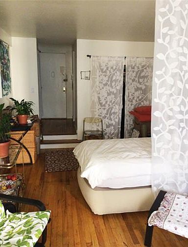 2nd image of 131 W 85th St APT 4F