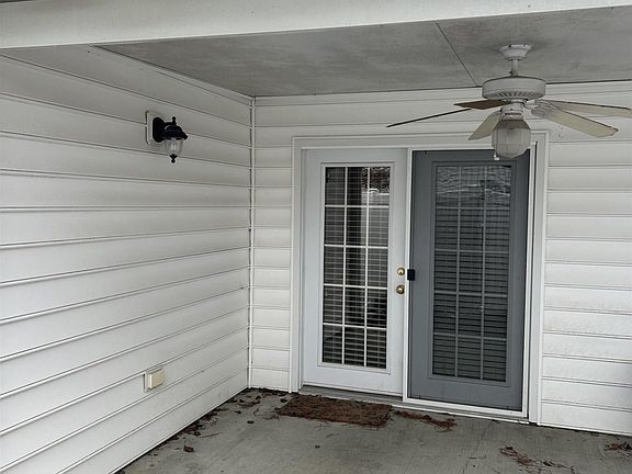 2nd image of 2474 Lakewood Dr