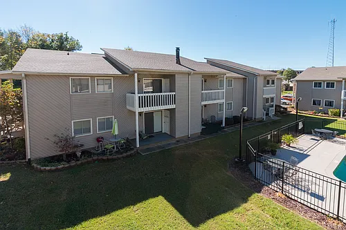 140 Lake Concord Rd NE #B4 Photo 1