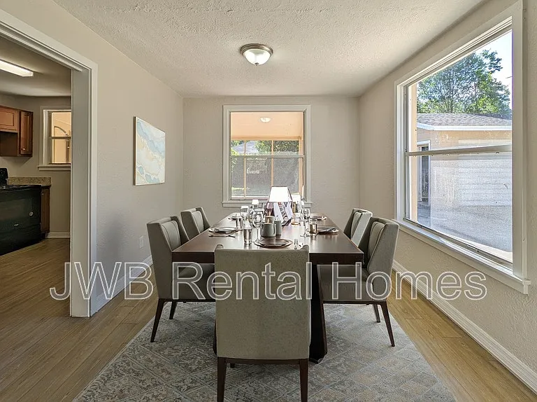 9017 6th Ave — Photo 6