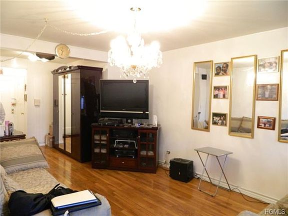 5th image of 745 E 231st St APT 1C