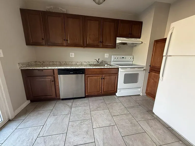2809 King St #D — Photo 9