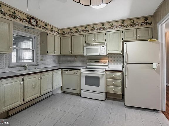 5th image of 77D Dorchester Dr