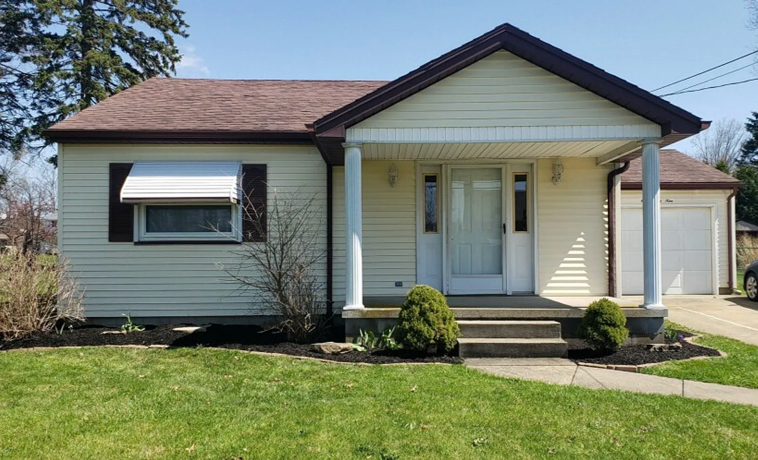 869 Shannon Rd. — Photo 1