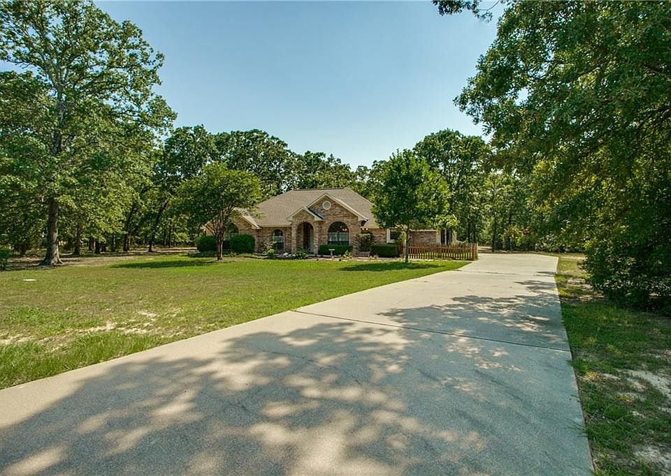 1st image of 2217 Hideaway Ln