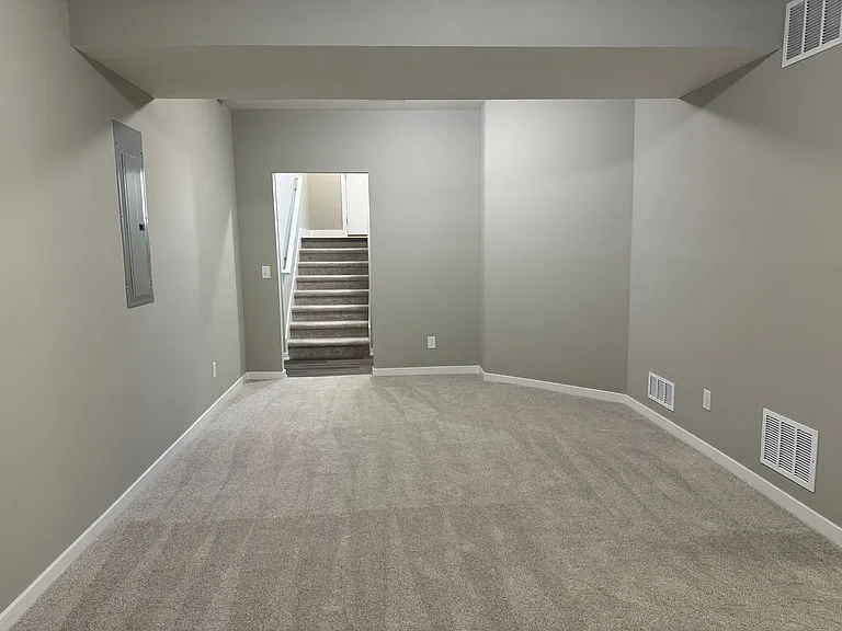 302 N Allen St — Photo 25