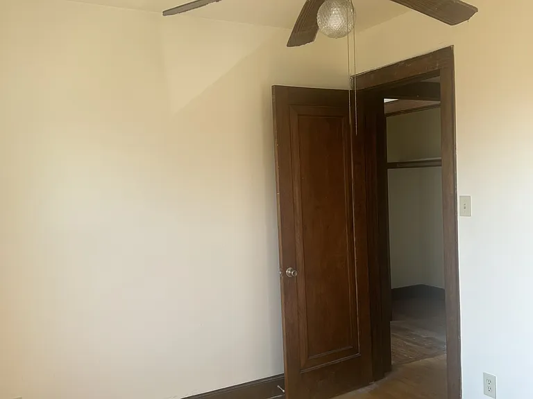 1 Bedroom (Bedroom)(East End Unit)