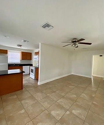 3rd image of 2020 N Causeway Blvd