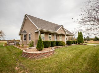 1116 E Delite Inn Rd, Beecher, IL 60401